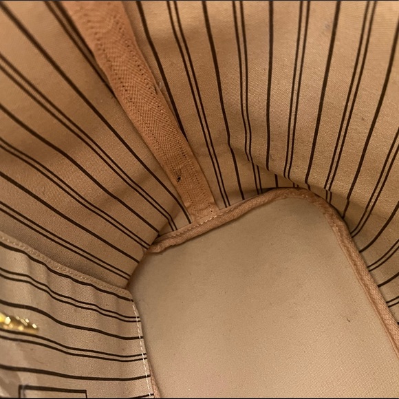 Louis Vuitton Neverfull mm - Picture 10 of 11